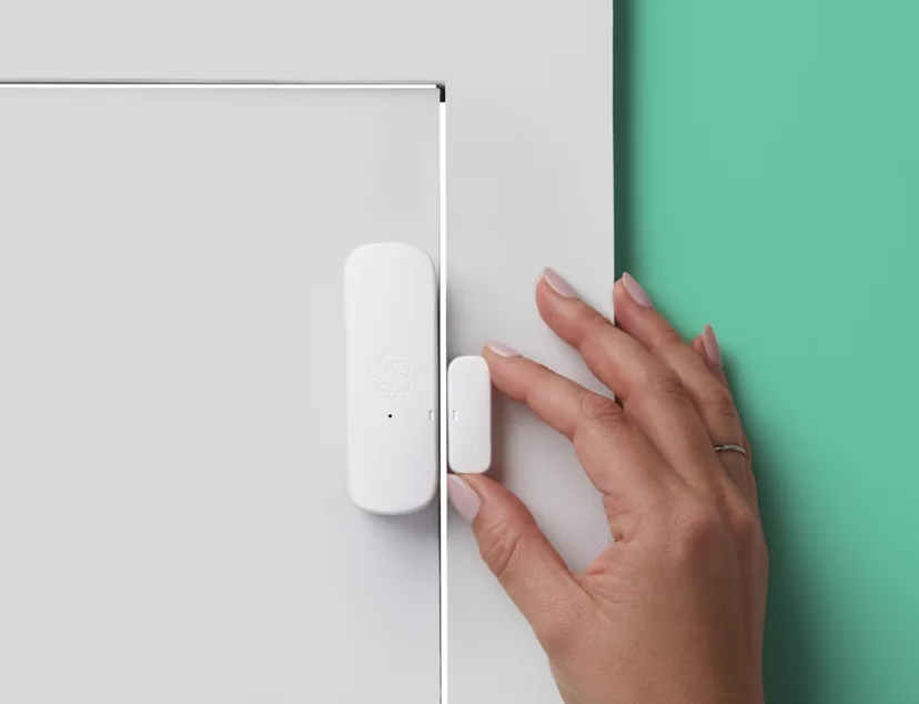 Détecteur d'ouverture de porte pour alarme intrusion
