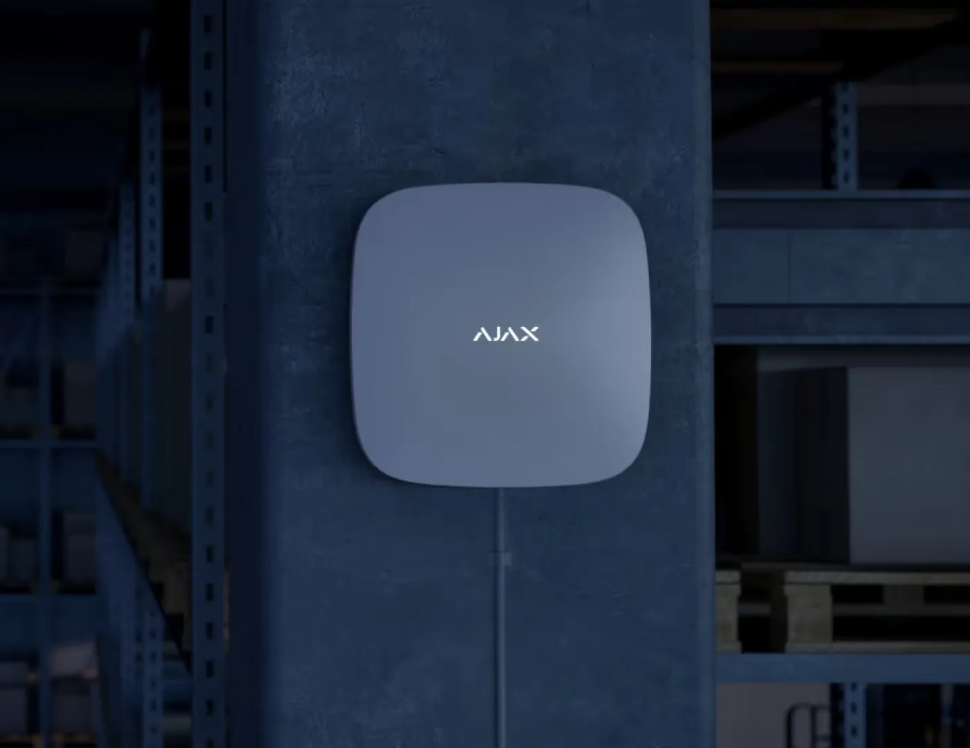 Centrale d'alarme sans fil installée dans un local technique